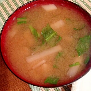 のらぼう菜と大根の味噌汁